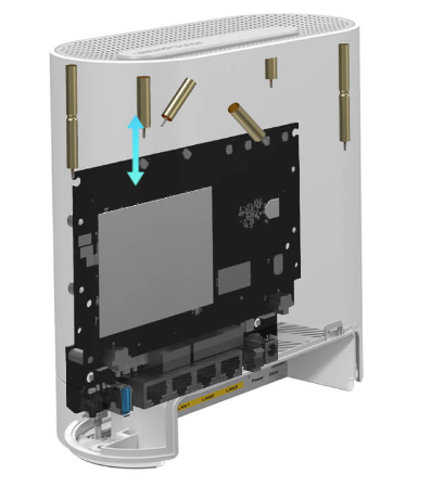 Vertikales Gehäuse mit Platz zwischen Antennen und Platine für minimale WLAN-Signalstörungen